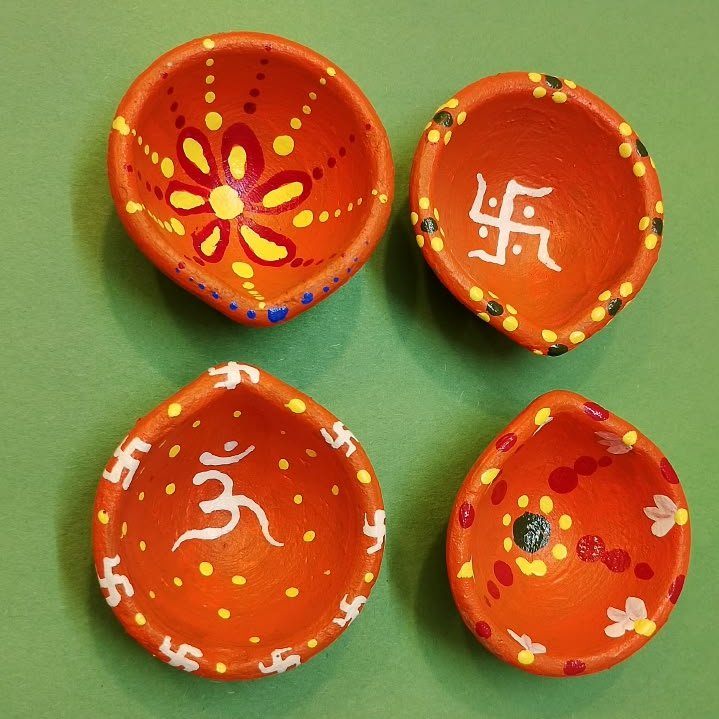 Hand Painted Terracotta Diyas for Diwali Decor (Pack of 4) thumbnail 6
