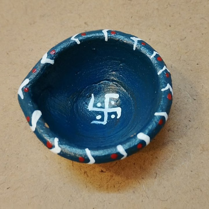 Hand Painted Terracotta Diyas for Diwali Decor (Pack of 4) thumbnail 10